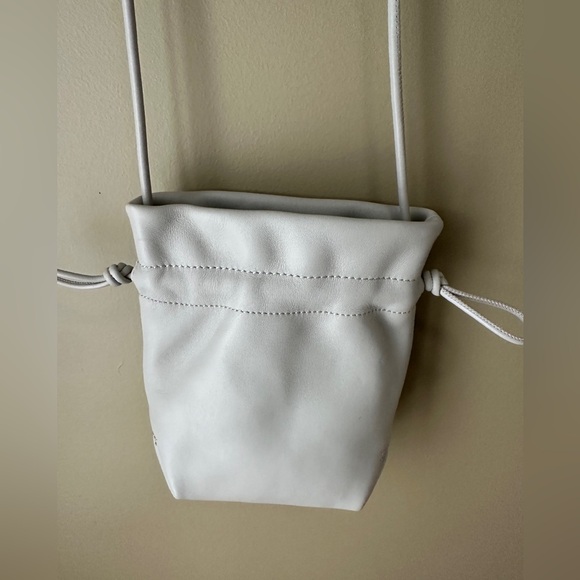 J Crew Lisbon light gray leather bucket bag drawstring purse - Picture 2 of 4